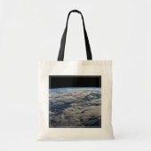 Het aardoppervlak boven een bewolkt Western Austra Tote Bag (Voorkant)