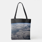 Het aardoppervlak boven een bewolkt Western Austra Tote Bag (Achterkant)