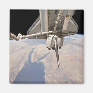 Het achterste gedeelte van de gesloten ruimtepende magneet