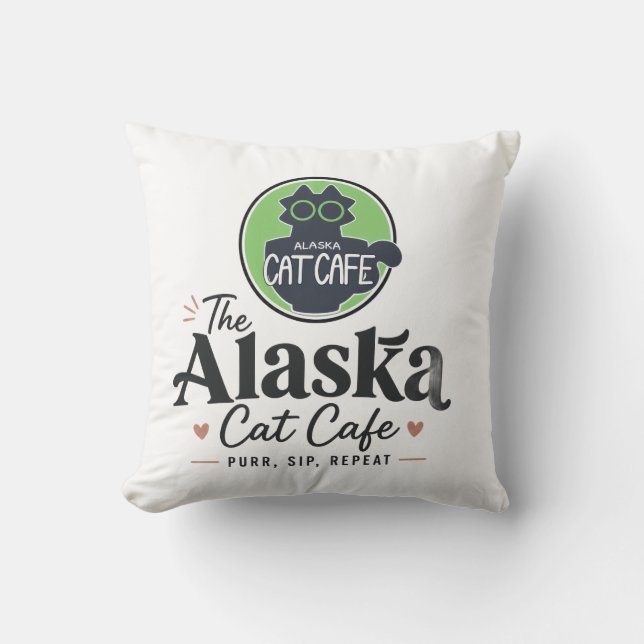 Het Alaska Cat Cafe “Purr, Sip, Repeat” Kussen (Voorkant)