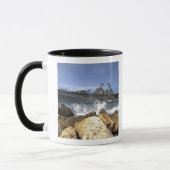 Het amfibieschip USS Kearsarge Mok (Links)