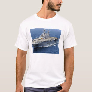 Het amfibieschip USS Peleliu T-shirt
