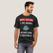 Het antwoord model gebouw t-shirt (Voorkant volledig)
