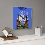Het  Art Deco Chicago 1934 World's Fair Poster Vierkante Klok<br><div class="desc">Ik vond dit mooie Vintage Chicago 1934 World's Fair Poster en dacht dat het een geweldige briefkaart zou maken. Ook beschikbaar als kunstdruk.</div>