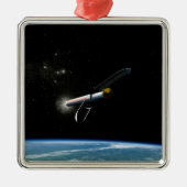 Het Atlas V541 lanceervoertuig in een baan om de a Metalen Ornament (Voorkant)