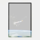 Het Atlas V541 lanceervoertuig in een baan om de a Post-it® Notes (Voorkant)