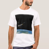 Het Atlas V541 lanceervoertuig in een baan om de a T-shirt (Voorkant)