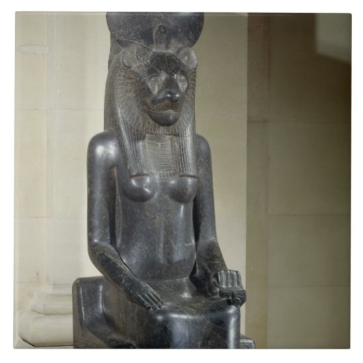 Het beeld van de leeuwengodin Sekhmet van de Tegeltje (Voorkant)