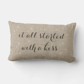 Het begon allemaal met een Kiss Pillow - burlap Kussen (Achterkant)