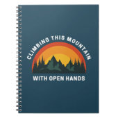 Het beklimmen van deze bergbeklimmer Christelijk Notitieboek (Voorkant)