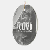 Het beklimmen van niets anders doet de klimmende m keramisch ornament (Links)