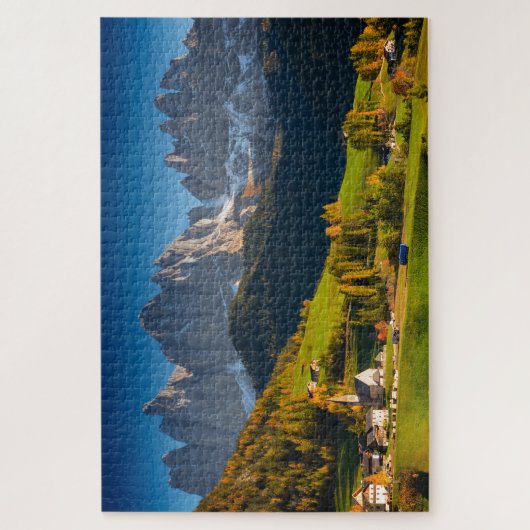 Het bergdorp in de Dolomieten in herfst Legpuzzel (Verticaal)