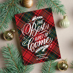 Het beste is nog om met kerst niet-fotokaart te ko<br><div class="desc">Dit moderne niet-fotokaartontwerp kenmerkt een feestelijke plaid achtergrond,  de hand-briefed groet "het beste is nog te komen",  en uw bericht in wit manuscript. Het achtergrondpatroon kan worden verwijderd en vervangen met een stevige kleur als u dit wenst - rol eenvoudig aan de bodem van het verpersoonlijkingsdrop-down menu.</div>