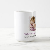 Het bestrijden van baby's (het bevorderen van empa koffiemok (Center)