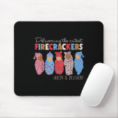 Het bezorgen van de schattigste vuurwerk grappige muismat (Met muis)