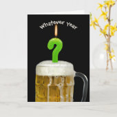 Het bier van de verjaardag met kaars kaart (Gele Bloem)