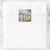 Het biergedeelte van een kruidenierswinkel. 2 vierkante sticker (Tas)