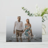 Het binden van de knoop die sparen de Datum Foto Kaart (Staand voorkant)