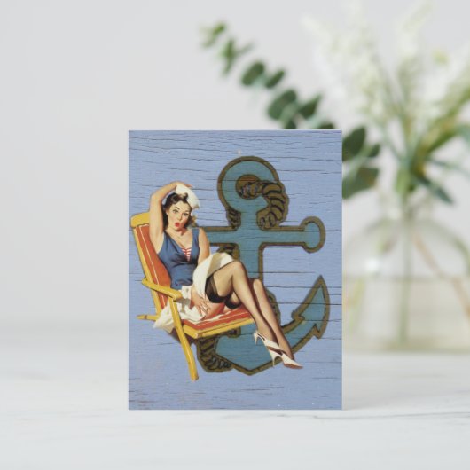 het blauwe kustschip en ankermeisje van de briefkaart (Staand voorkant)