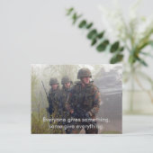 Het Briefkaart van onze troepen ondersteunen (Staand voorkant)