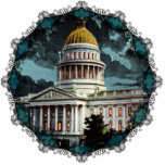 Het California State Capitol Moonlight Ornament Fotobeeldje Ornament<br><div class="desc">Het oorspronkelijke  briefkaart,  uit 1910,  shows het California State Capitol in Sacramento,  's nachts verlicht door maanlicht. Herdrukt op dit prachtige kerstornament met Victoriaans filagreemafwerking.</div>