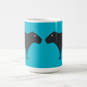 Het Capybara kijkt naar Mok (Center)