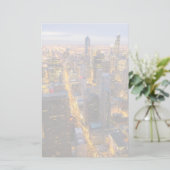 Het centrum van Chicago skyline bij schemering Briefpapier (Staand voorkant)