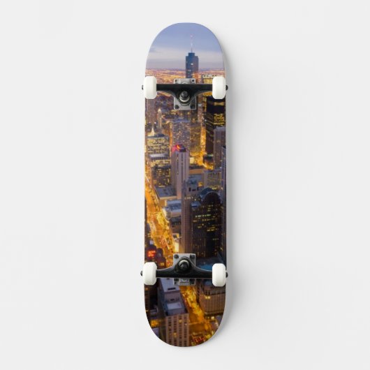 Het centrum van Chicago skyline bij schemering Persoonlijk Skateboard (Voorkant)