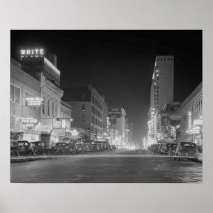 Het centrum van Dallas 's nachts, 1942. Oude foto Poster