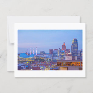 Het centrum van Kansas City, Missouri, bij Dusk Briefkaart