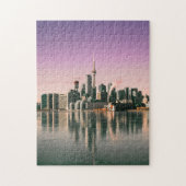 Het centrum van Toronto Skyline reflecteerde in he Legpuzzel (Verticaal)