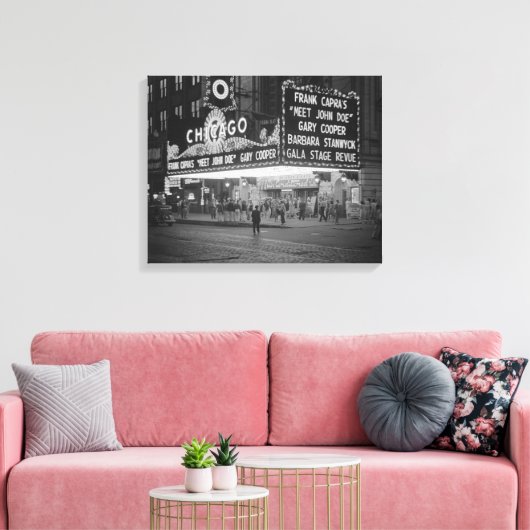 Het Chicago Theater bij nacht, 1941 Canvas Afdruk (Insitu (Woonkamer))