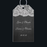 Het Collectie Chalkboard en Lace Wedding Cadeaulabel<br><div class="desc">Het chalkboard & lace collectie is een prachtig ontwerp met een mooie krijtbord effect achtergrond met een romantische witte lace effect trim. Deze cadeau labels kunnen worden gepersonaliseerd voor uw speciale gelegenheid en zou het perfecte geschenk of dank u label voor een bruiloft, vrijgezellenfeest, verlovingsfeest, verjaardagsfeest en nog veel meer....</div>