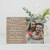 Het Collectie van de Rustic Burlap Lights Wedding Save The Date (Staand voorkant)