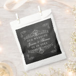 Het  Collectie van het Chalkboard Wedding Bedankzakje<br><div class="desc">Vier in stijl met deze elegante en zeer trendy bruiloft gunsttassen. Het ontwerp is gemakkelijk te personaliseren met uw speciale evenementenbewoording en uw gasten zullen blij zijn wanneer ze deze fantastische gunsttassen zien. Overeenkomende bruidsartikelen zijn te vinden in het collectie.</div>