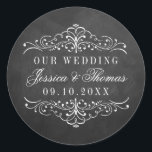 Het  Collectie van het Chalkboard Wedding Ronde Sticker<br><div class="desc">Vier in stijl met deze elegante bordstijl bruiloft stickers. Het ontwerp heeft een wervelingsontwerp met bijpassende, eenvoudig te personaliseren scriptlettertypebewoordingen. Deze stickers zijn ideaal voor elk stel dat een vintage trouwfeest plant, maar kunnen gemakkelijk worden aangepast voor elk fancy evenement, zoals verjaardagsfeestjes, baby showers, jubileumfeest, verloving en vrijgezellenfeesten en nog...</div>