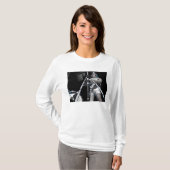 Het concept van de kunstenaar voor de toekomstige  t-shirt (Voorkant volledig)