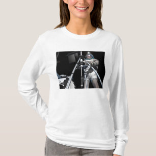 Het concept van de kunstenaar voor toekomstige rui t-shirt
