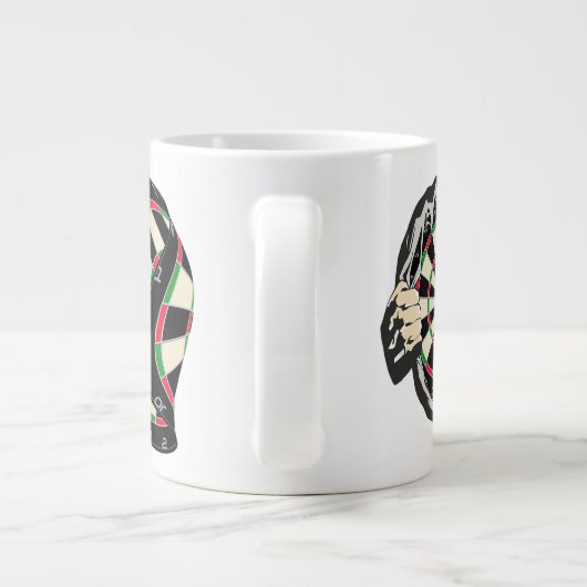 Het dartboard op je borst Darts Fever Grote Koffiekop (Achterkant)