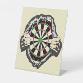 Het dartboard op je borst. reclamebord met voetstuk (Voorkant)