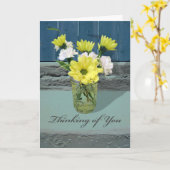 Het denken aan u, Anjers en Madeliefjes in Kruik Kaart (Gele Bloem)