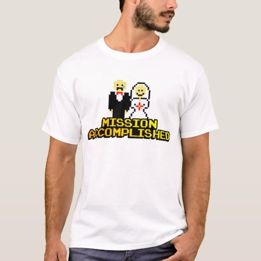 Het "Dienstreizen voltooid" huwelijk (met 8 bits) T-shirt (Voorkant)