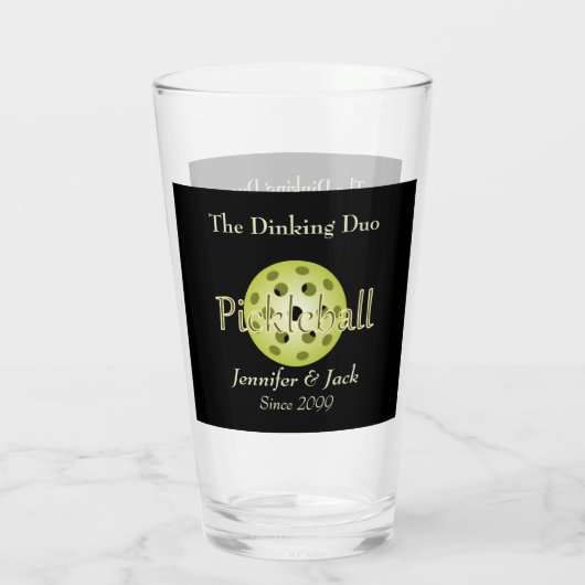Het Dinking Duo of Dude Pickleball Pint Bier Glas (Achterkant)