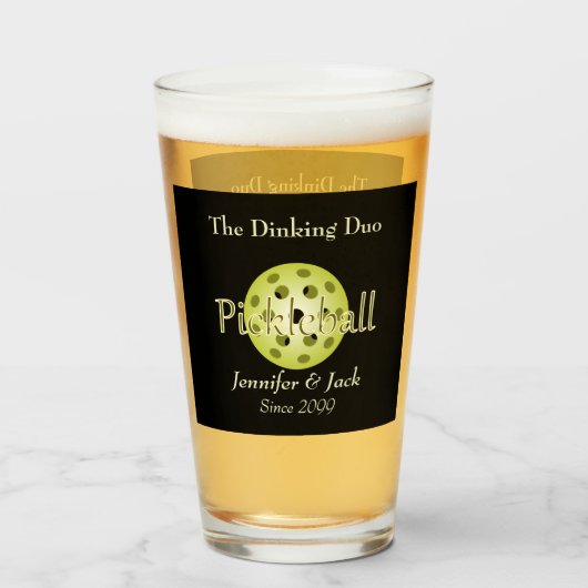 Het Dinking Duo of Dude Pickleball Pint Bier Glas (Voorkant gevuld)