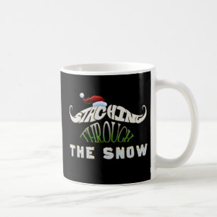 Het doorboren van de sneeuw koffiemok