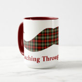 Het doorzoeken van de sneeuwpoppenkerstsnor mok (Voorkant links)