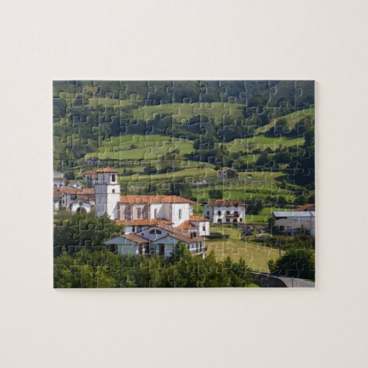 Het dorp Amaiur in de Baztan-vallei van Legpuzzel (Horizontaal)