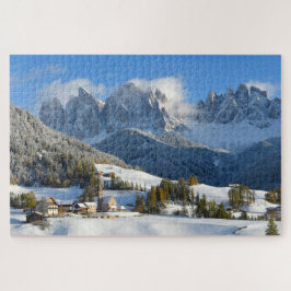 Het dorp Dolomites in de sneeuw in de winter Legpuzzel