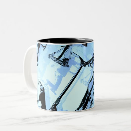 Het draait allemaal om de scooter. - Scooter Trick Tweekleurige Koffiemok (Voorkant links)