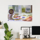 Het draait allemaal om geld, geld, geld. poster (Thuiskantoor)